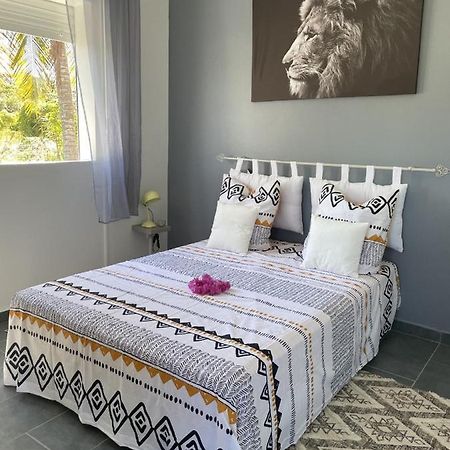 Bungalow De Rose Petit-Canal Ngoại thất bức ảnh